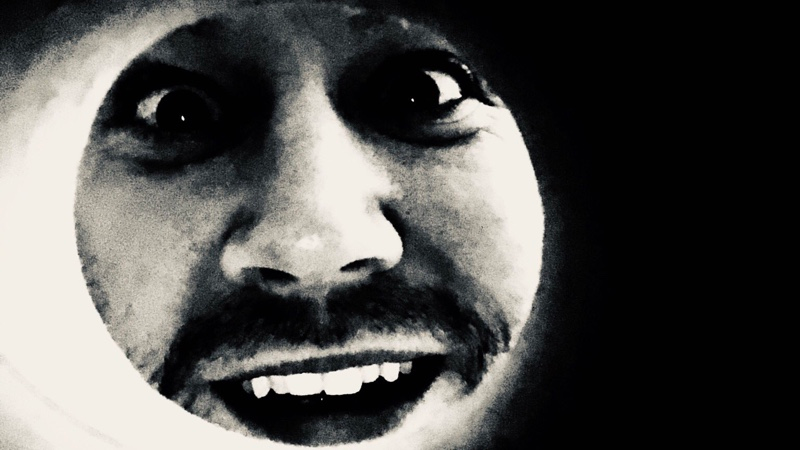 Illustration for article titled Selfies y papel higiénico: el último meme viral es tan maravillosamente estúpido que hemos tenido que hacerlo